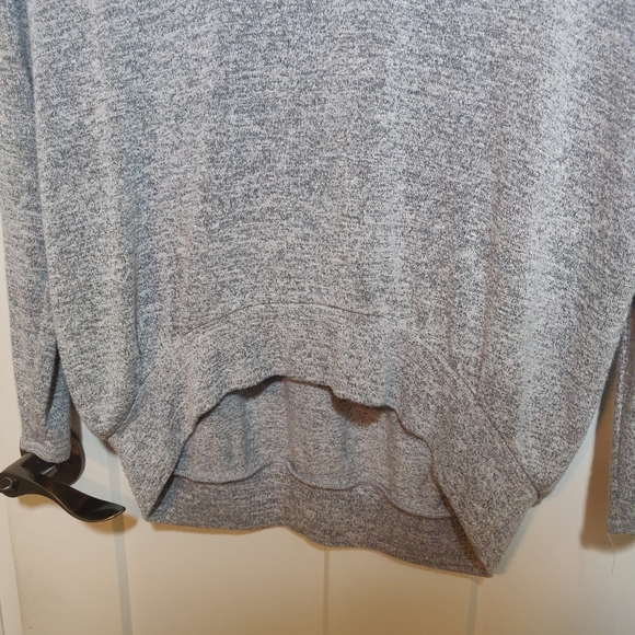 Wilfred Free V-neck Sweater Top - Picture 4 of 5